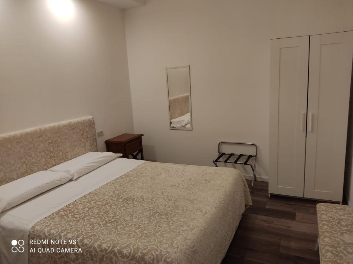 גרוסטו Gemini Camere E Suites מראה חיצוני תמונה