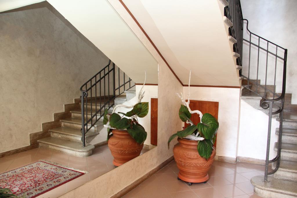 גרוסטו Gemini Camere E Suites מראה חיצוני תמונה
