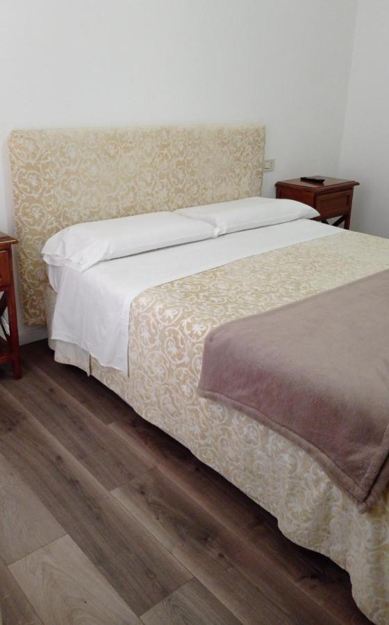 גרוסטו Gemini Camere E Suites מראה חיצוני תמונה
