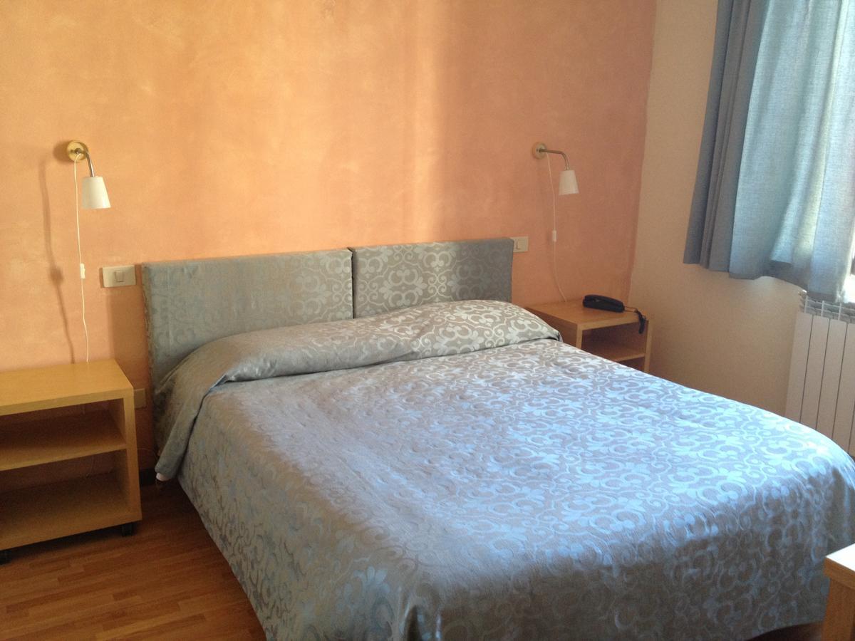 גרוסטו Gemini Camere E Suites מראה חיצוני תמונה